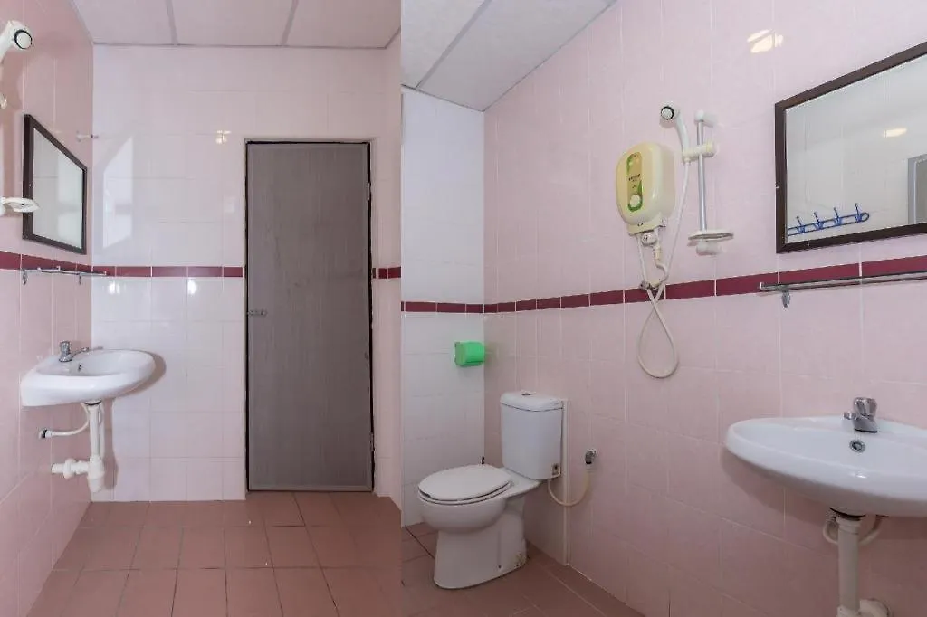 Oyo 90893 Hotel 68 Kampung Lapan Malacca 2*,